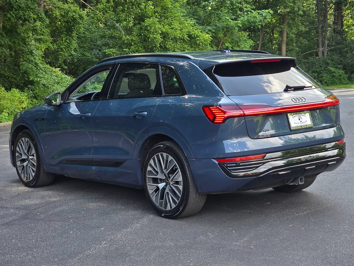 Used 2024 Audi Q8 e-tron Prestige w/ Prestige Package AWD/4WD image 4