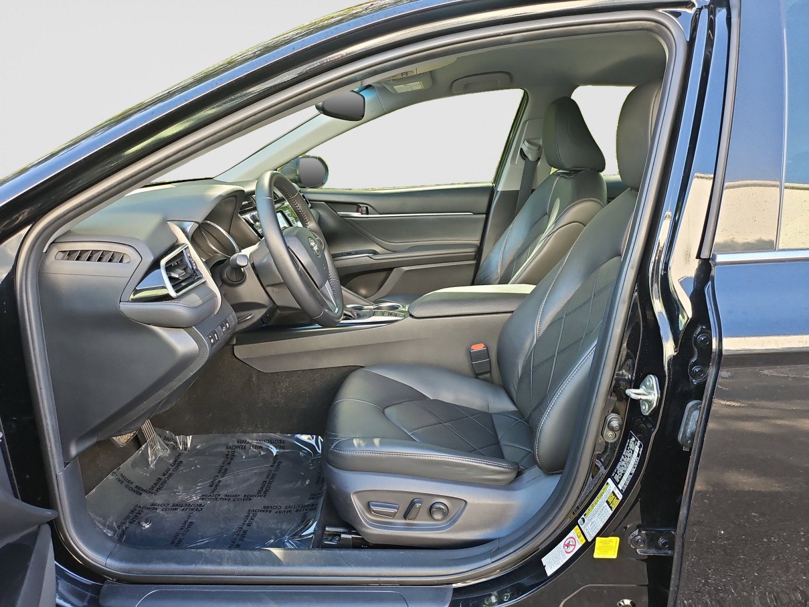 Used 2018 Toyota Camry XLE FWD image 20