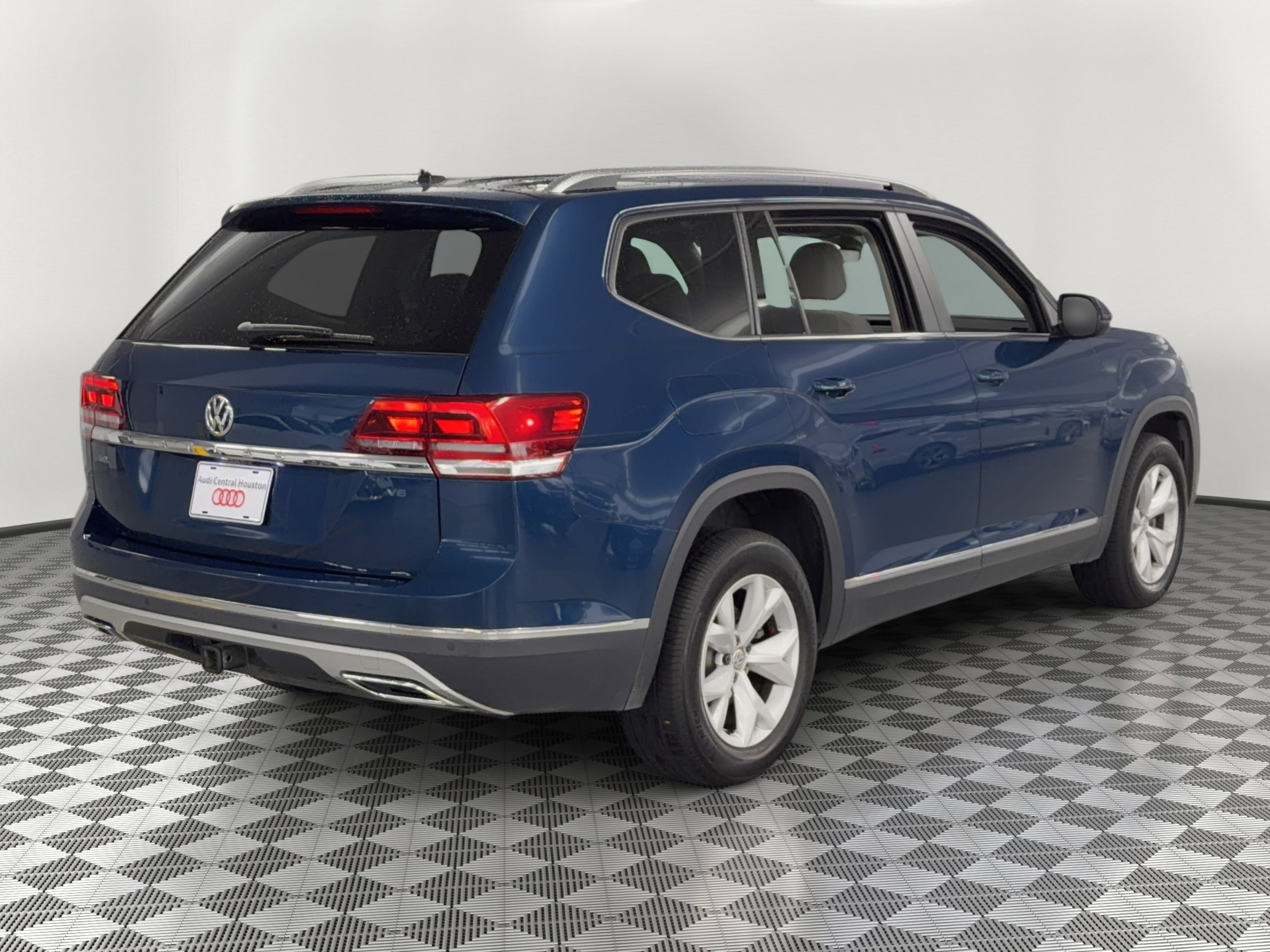 Used 2018 Volkswagen Atlas SEL FWD image 9
