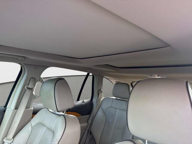 Used 2014 Lincoln MKX FWD w/ Equipment Group 102A image 18