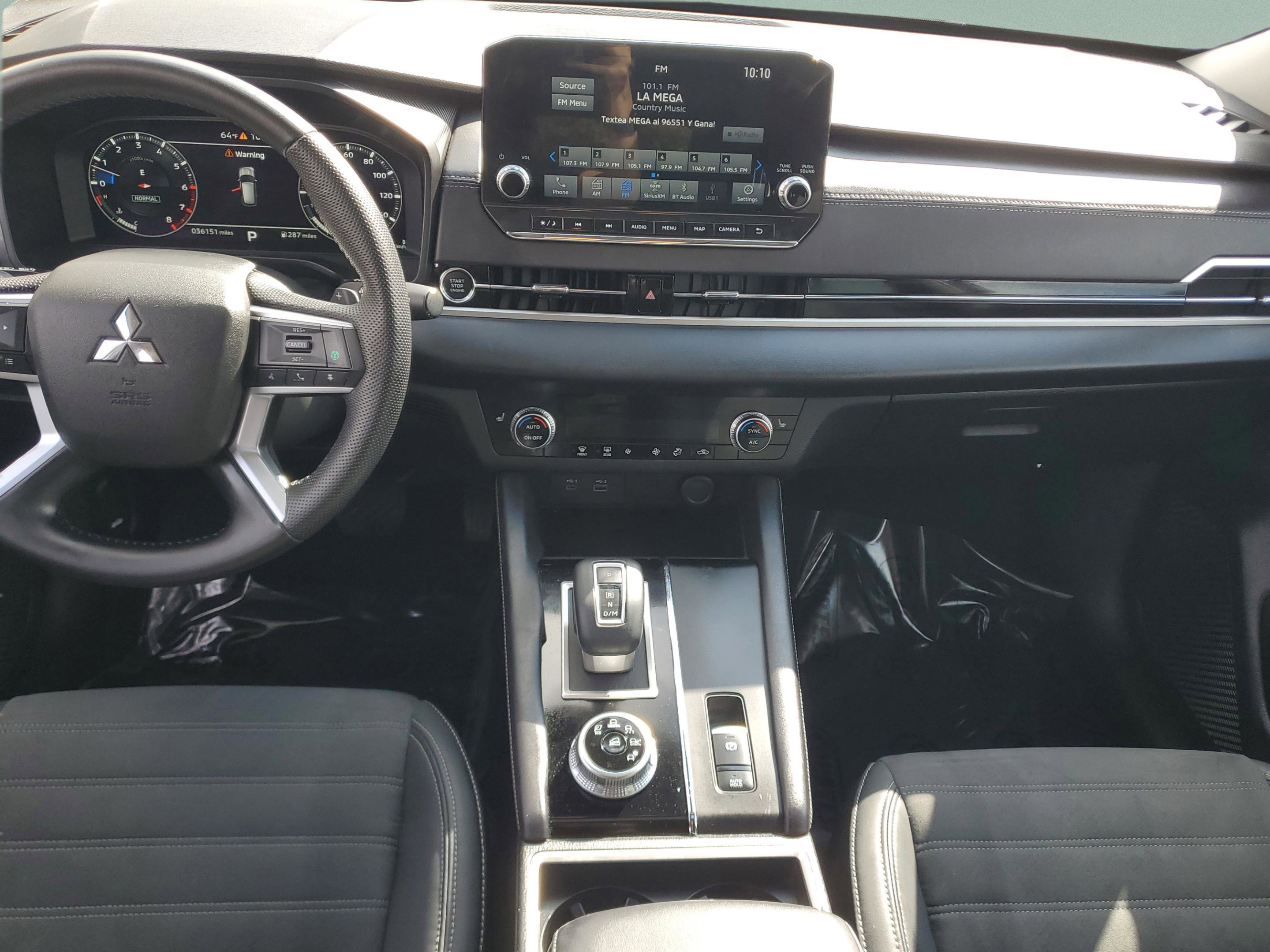 Used 2023 Mitsubishi Outlander SE Black Edition image 12