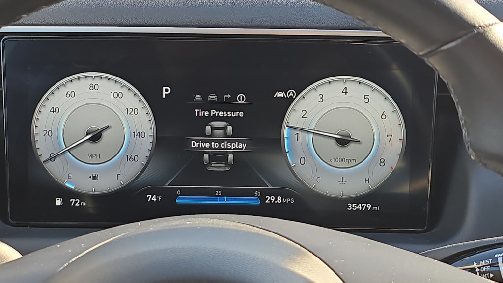 Certified 2024 Hyundai Tucson SEL w/ Convenience Package FWD image 17