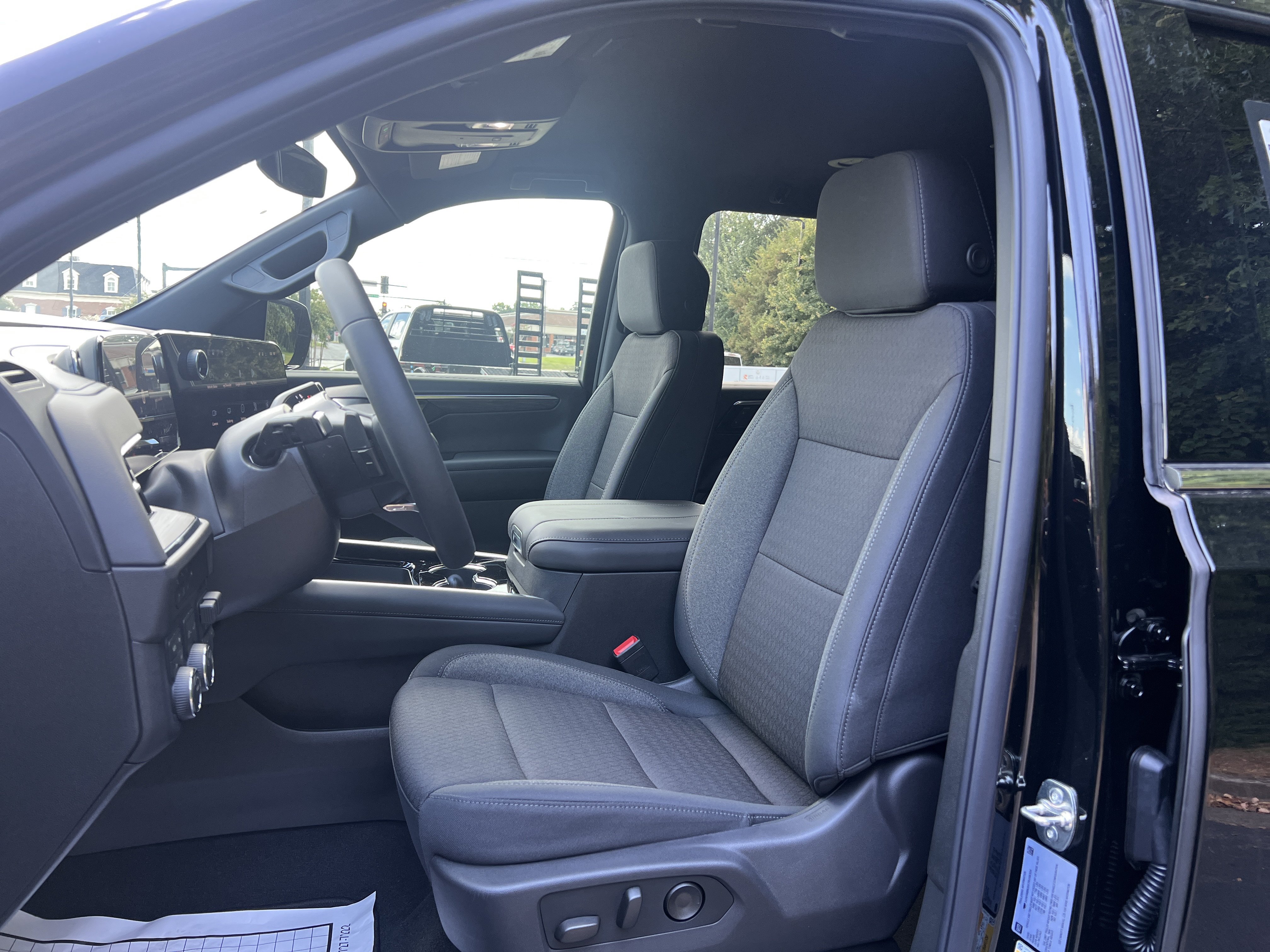New 2026 Chevrolet Suburban LS w/ LPO, Dark Essentials Package AWD/4WD image 16