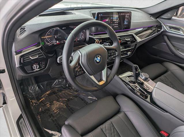 Used 2023 BMW 530e w/ Premium Package image 10