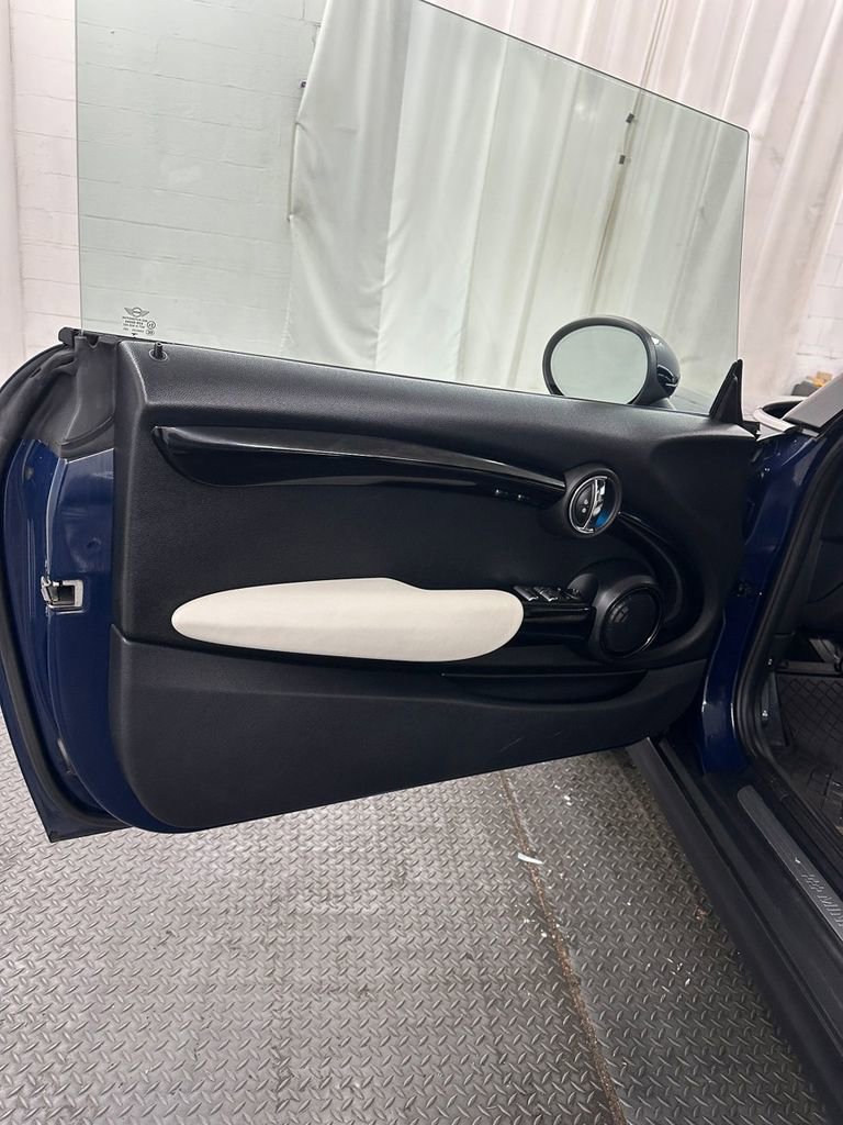 Used 2019 MINI Cooper S image 8