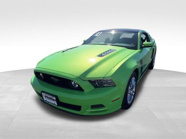 Used 2014 Ford Mustang GT Premium RWD image 2