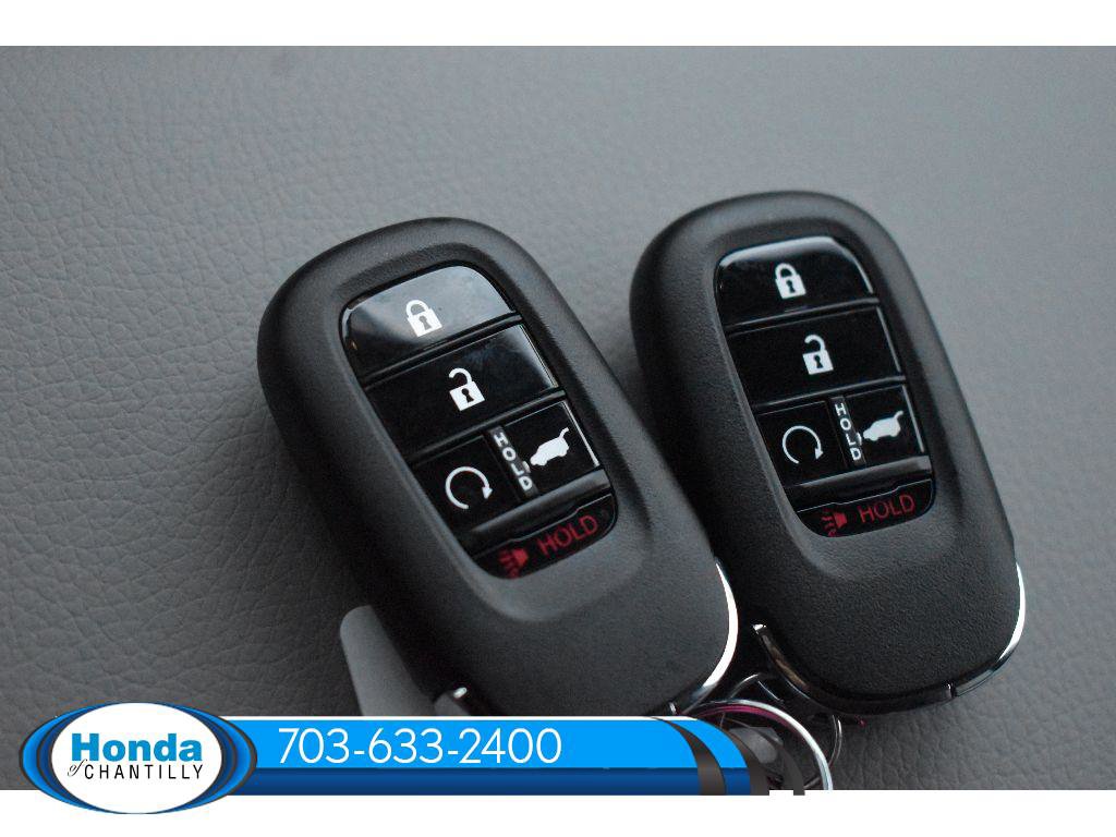 New 2025 Honda Pilot Touring image 30