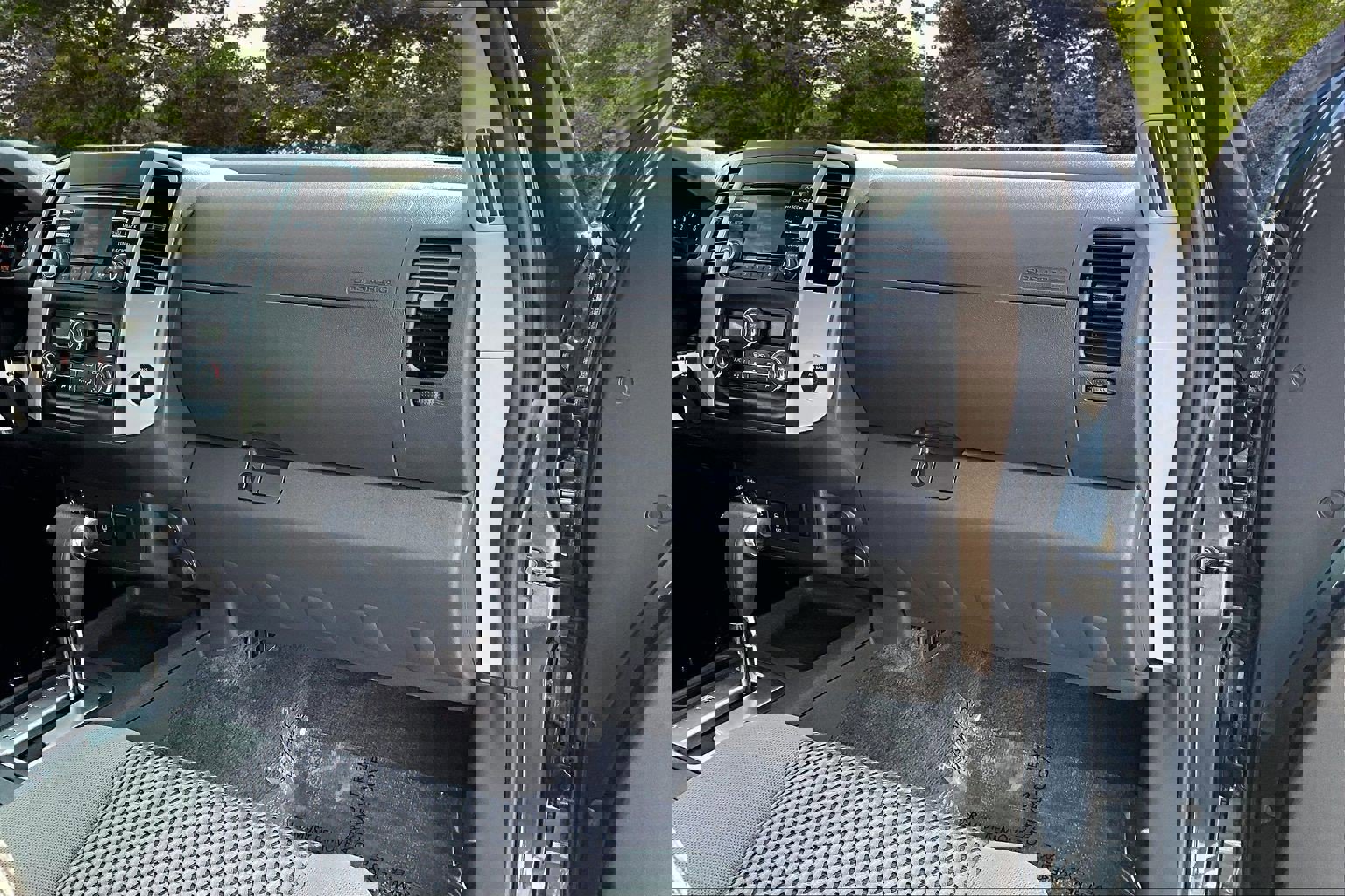 Used 2013 Nissan Frontier SV w/ SV Value Truck Pkg image 28