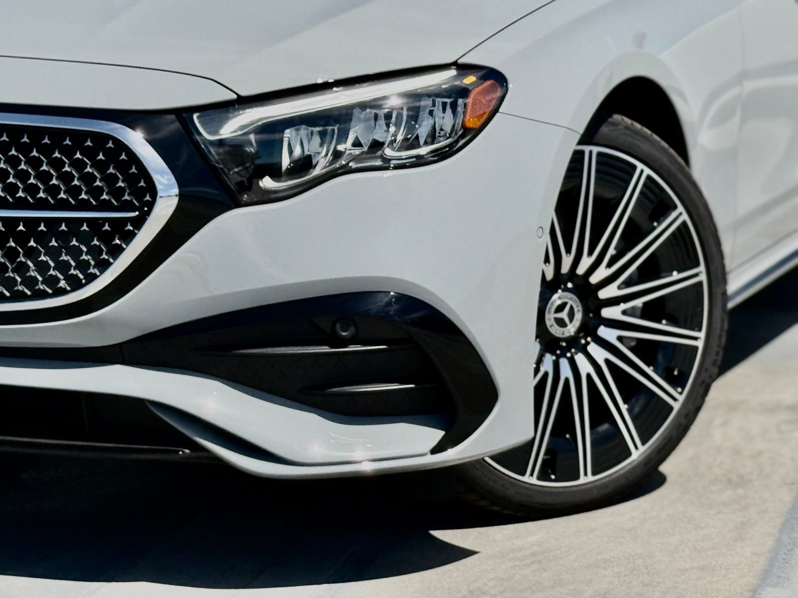 New 2026 Mercedes-Benz E 450 4MATIC Sedan image 4