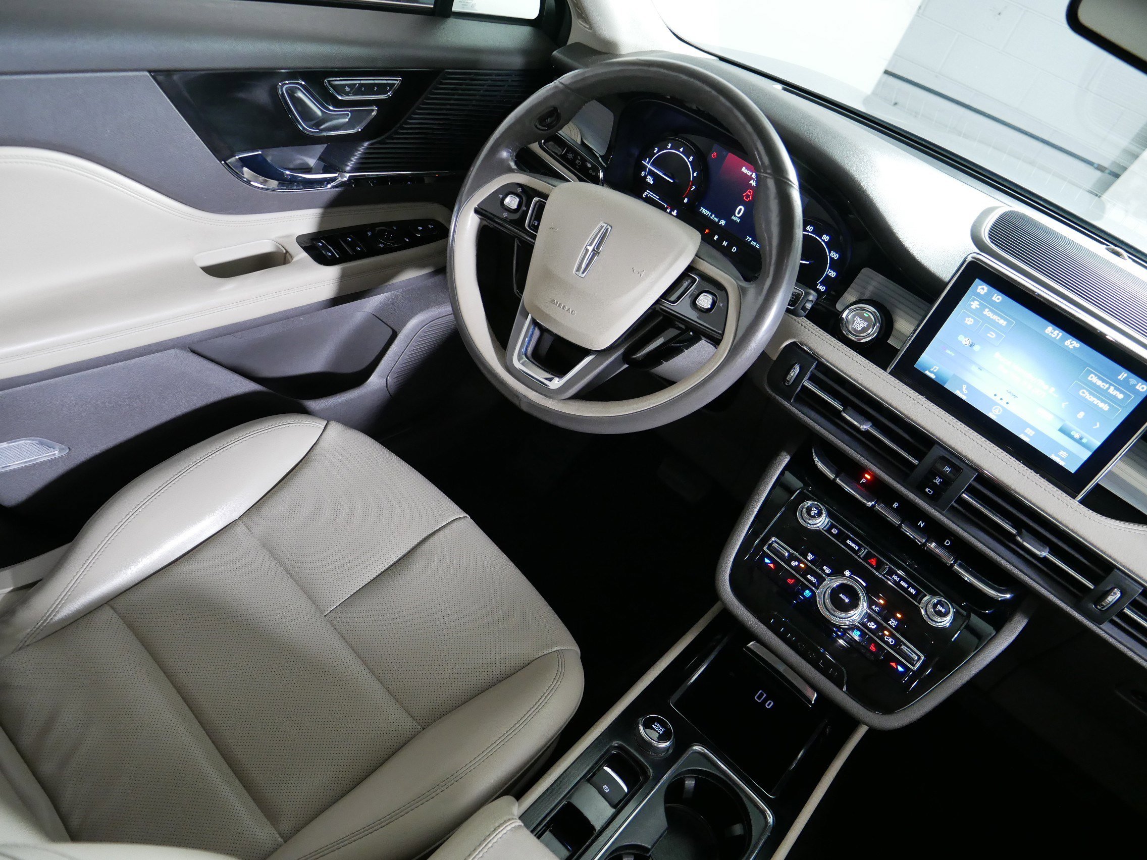Used 2021 Lincoln Corsair AWD w/ Equipment Group 101A image 9