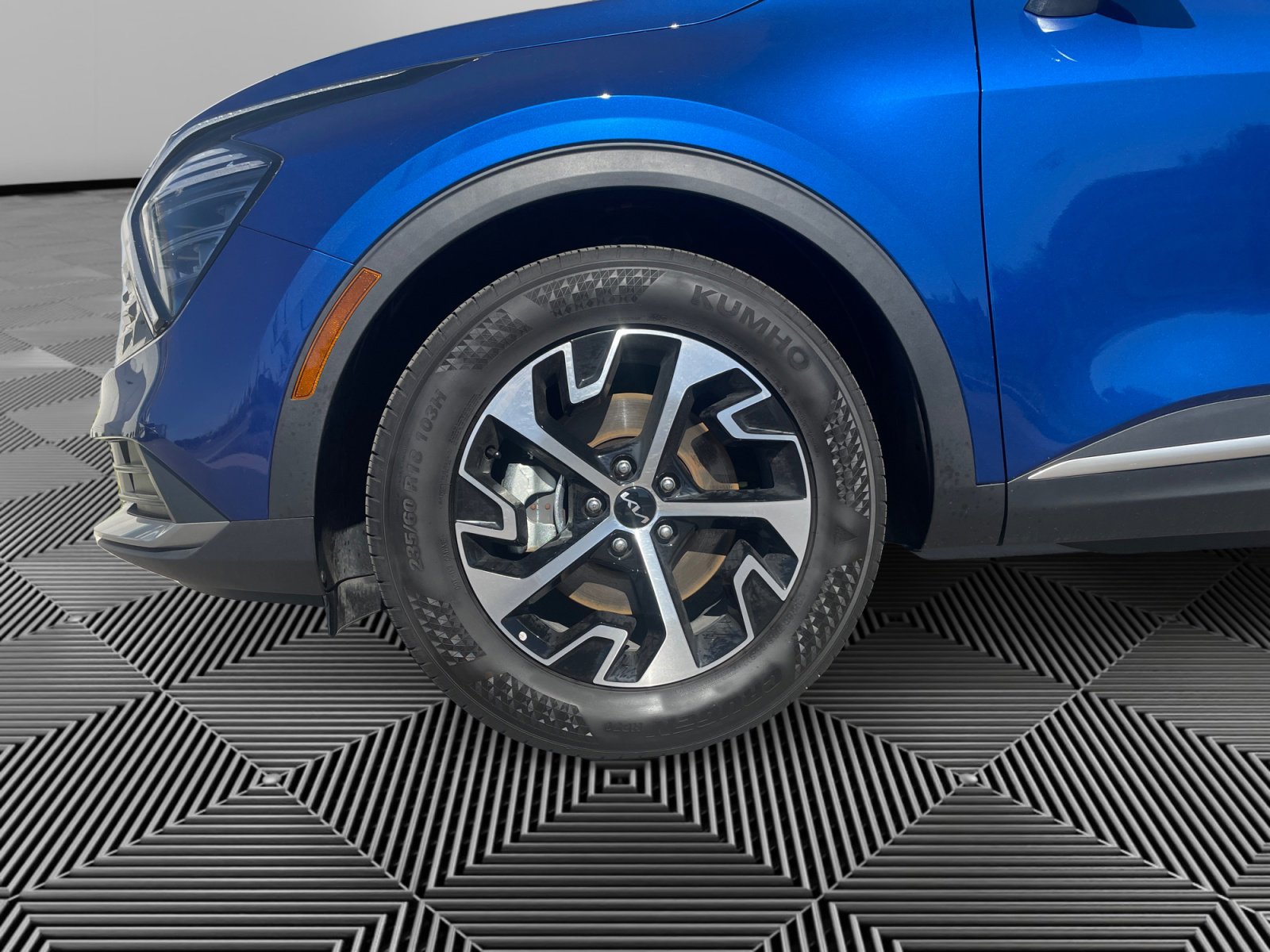 Used 2025 Kia Sportage EX image 17