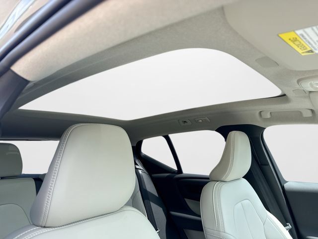 Certified 2025 Volvo XC40 B5 Ultra AWD/4WD image 19