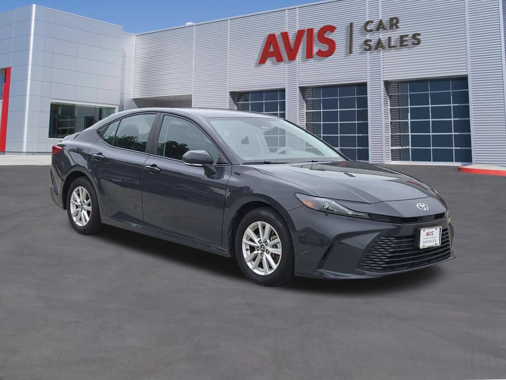 Used 2025 Toyota Camry LE FWD image 3