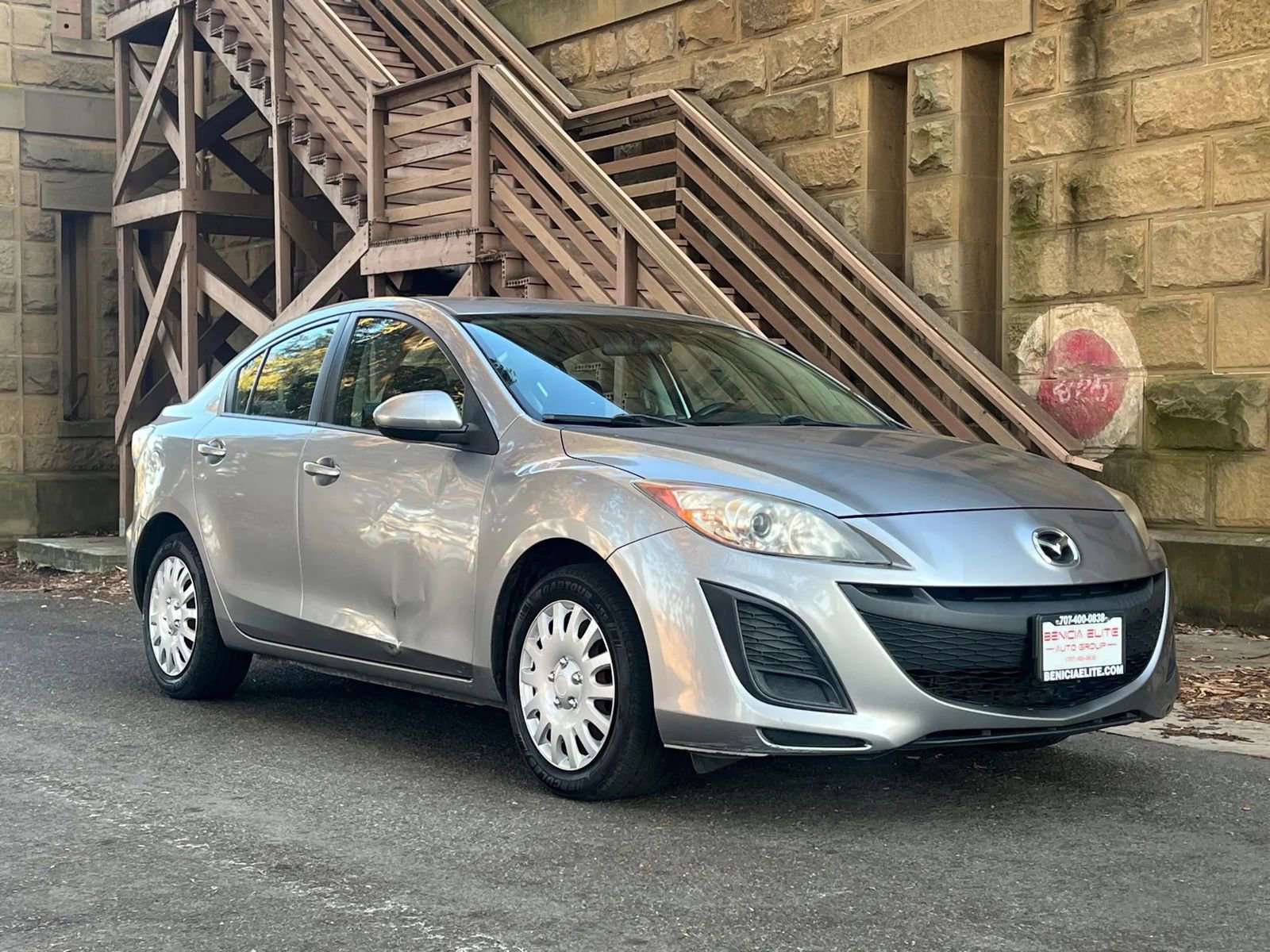 Used 2011 MAZDA MAZDA3 i Sport image 2