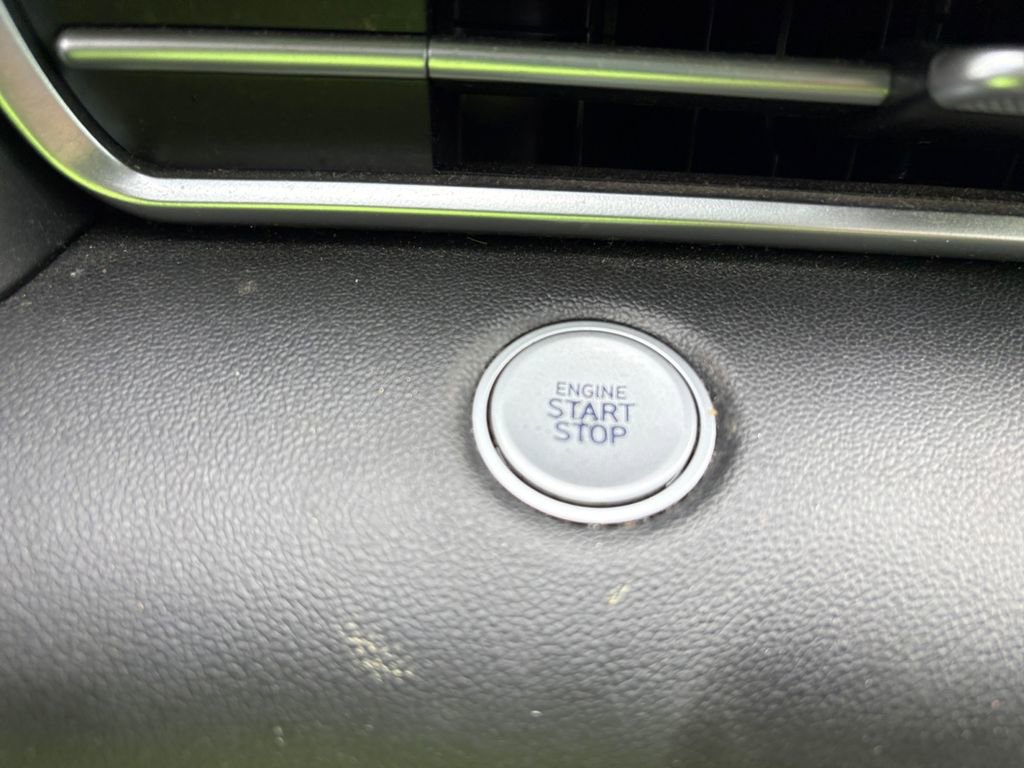 Used 2021 Hyundai Elantra SEL FWD image 29