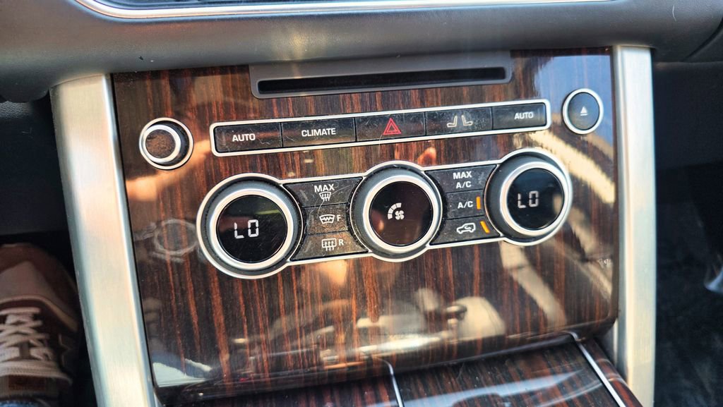 Used 2015 Land Rover Range Rover Supercharged image 21