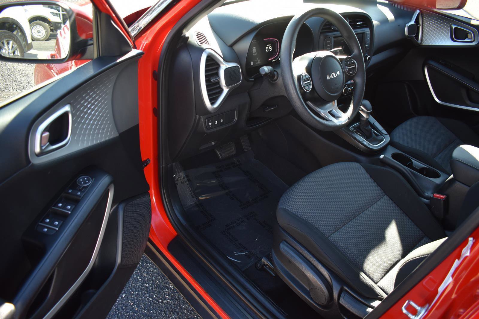 Used 2024 Kia Soul LX w/ Option Group 015 image 21