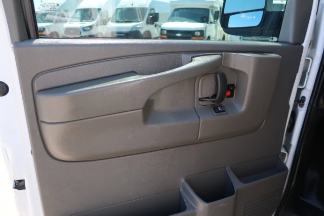 Used 2015 Chevrolet Express 2500 RWD image 10