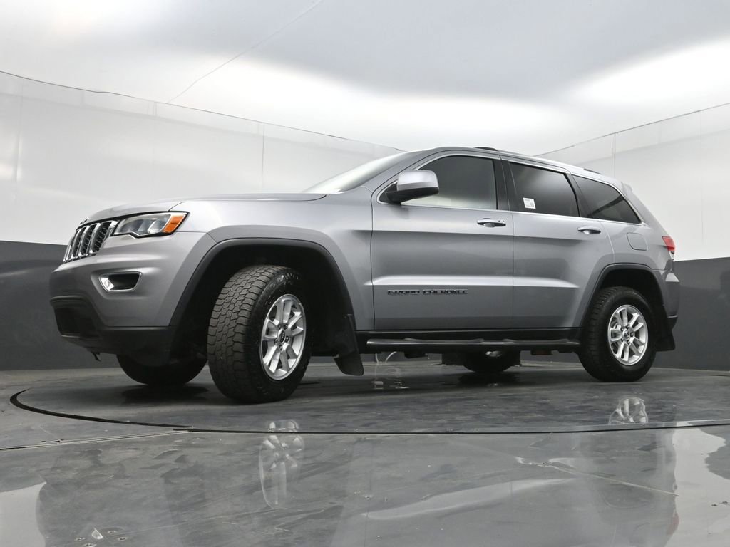 Used 2018 Jeep Grand Cherokee Laredo AWD/4WD image 22