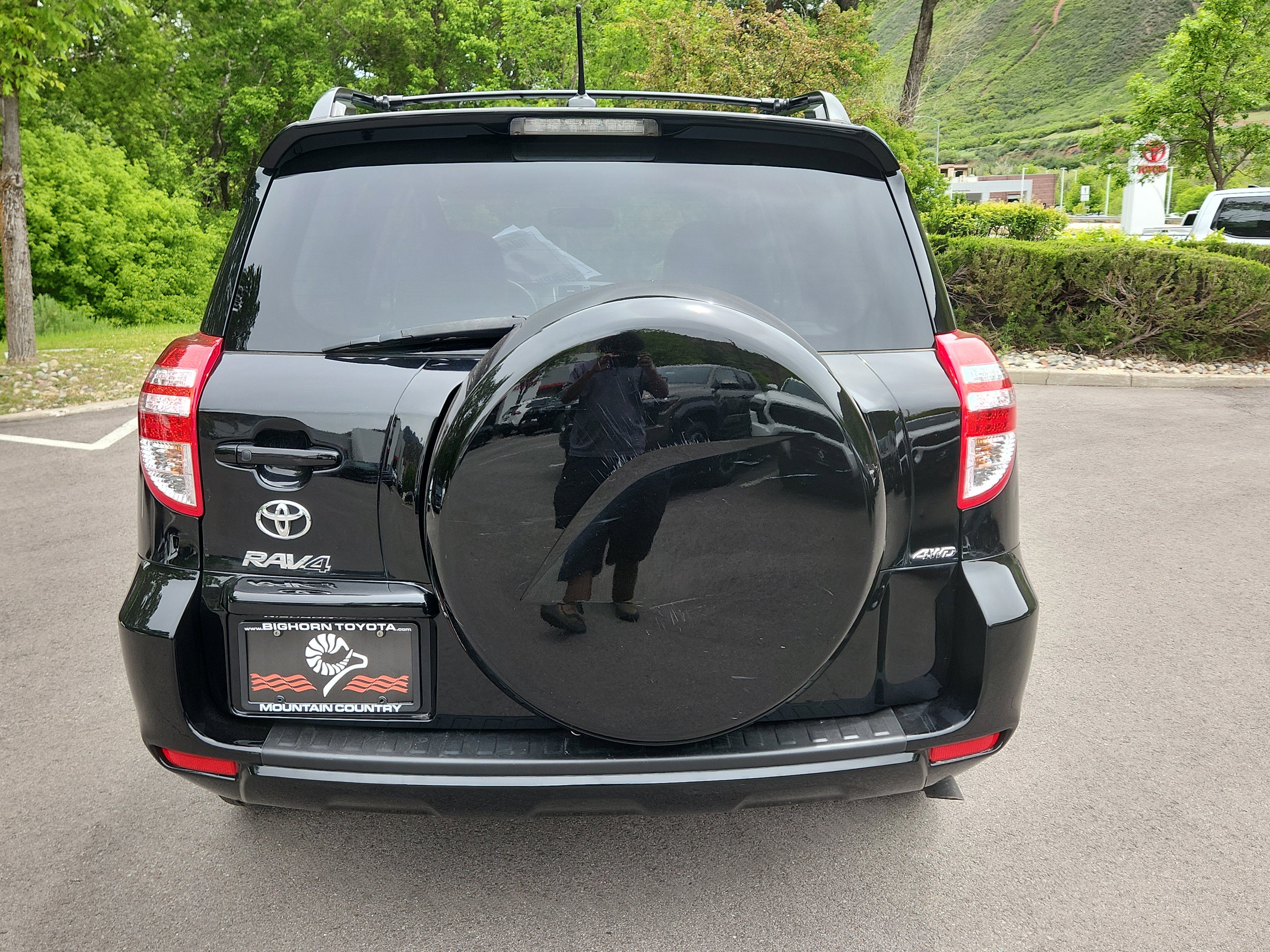 Used 2012 Toyota RAV4 Limited w/ Navigation Value Pkg AWD/4WD image 11