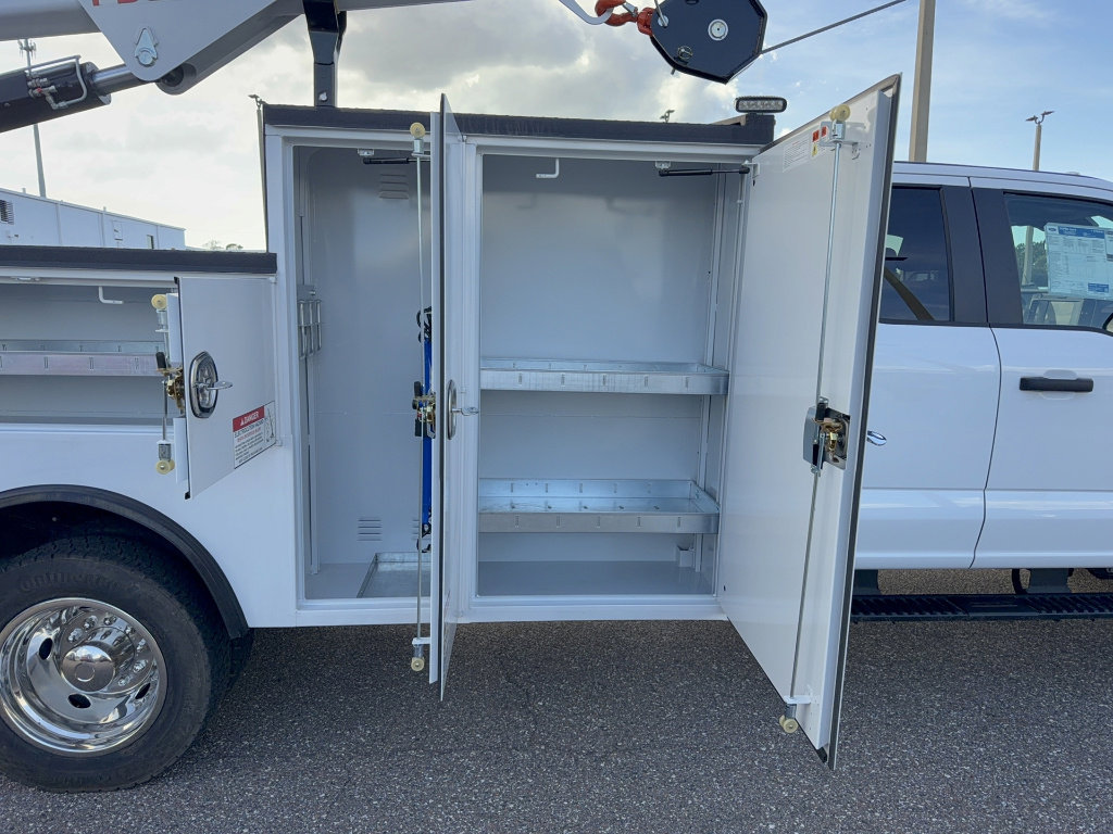 New 2026 Ford F550 4x4 SuperCab Super Duty image 8