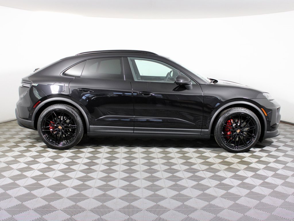 Certified 2025 Porsche Macan 4S Electric image 8