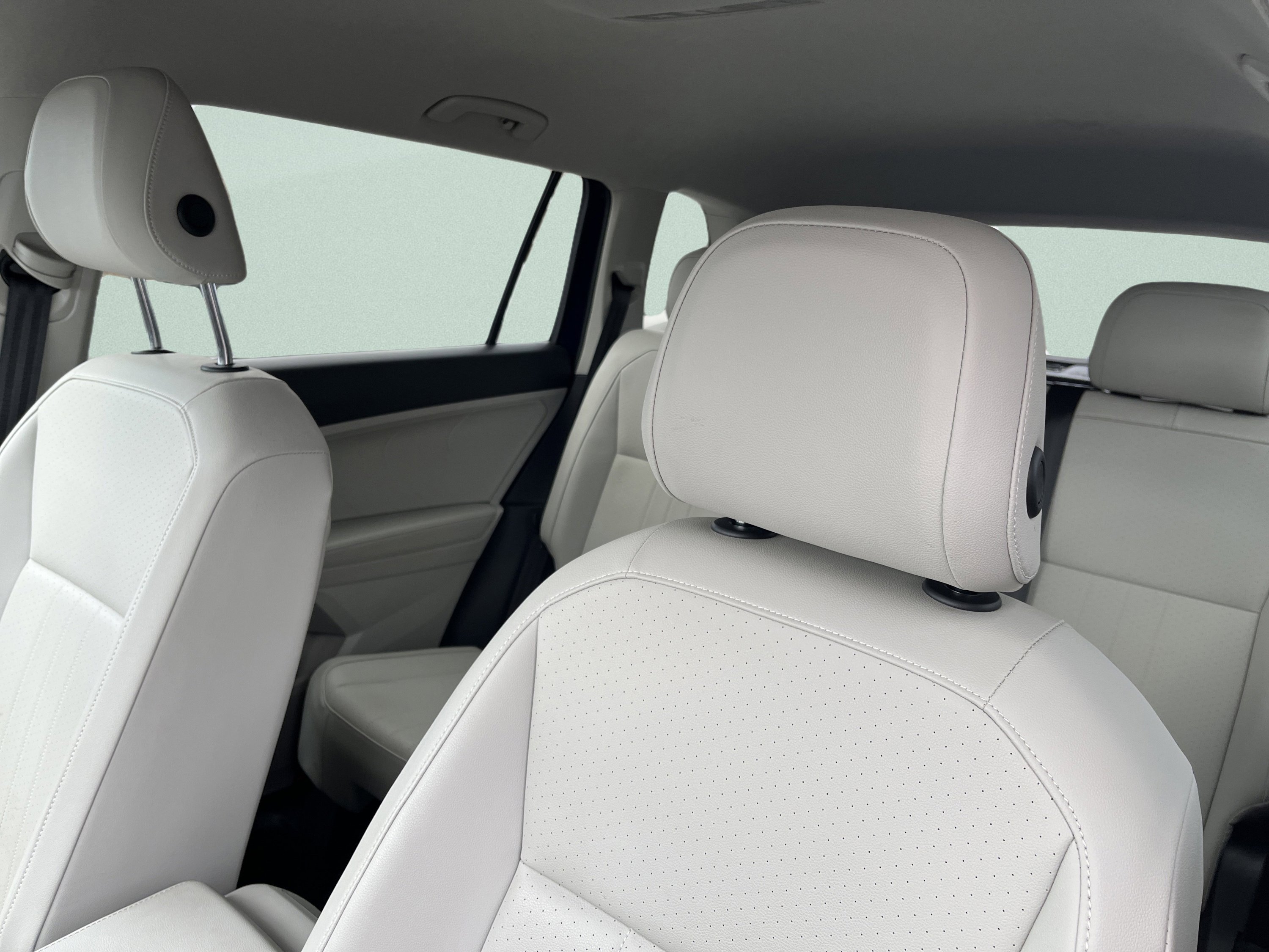 Used 2022 Volkswagen Tiguan SE image 15