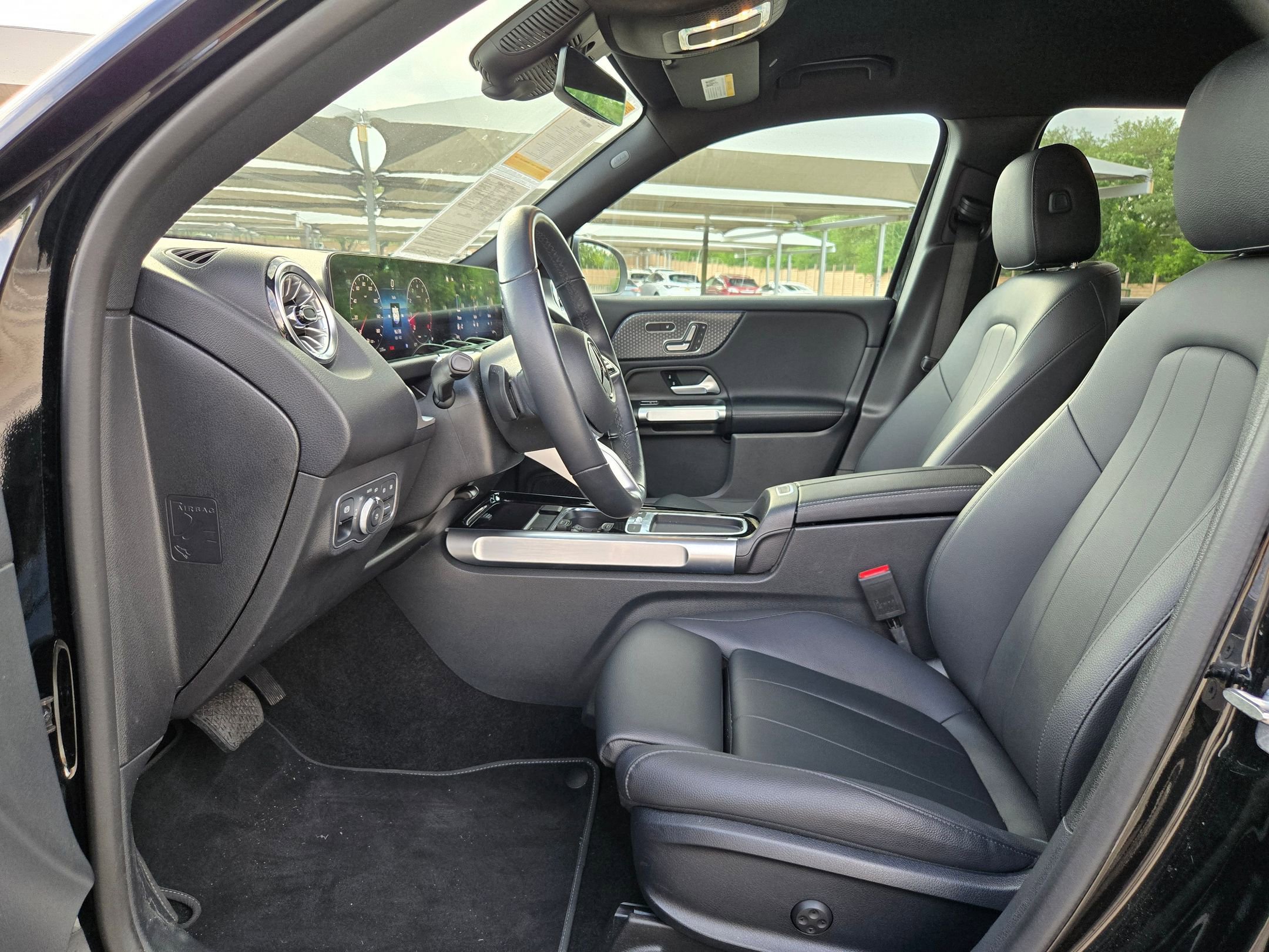 Used 2024 Mercedes-Benz GLB 250 image 10