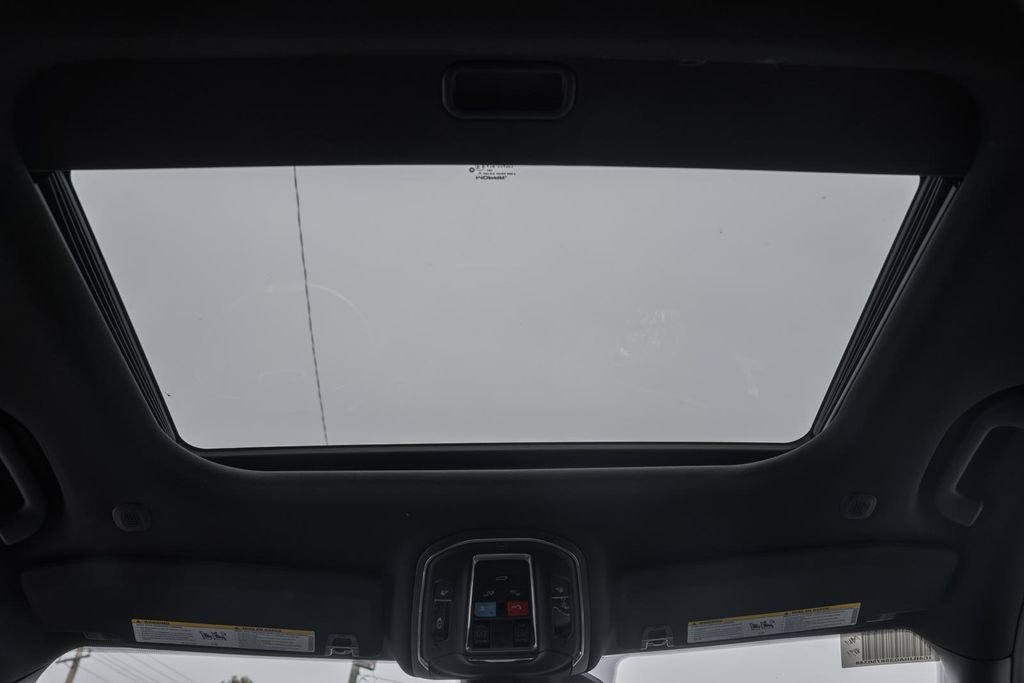 New 2025 Jeep Grand Cherokee Laredo X w/ Luxury Tech Group I image 29