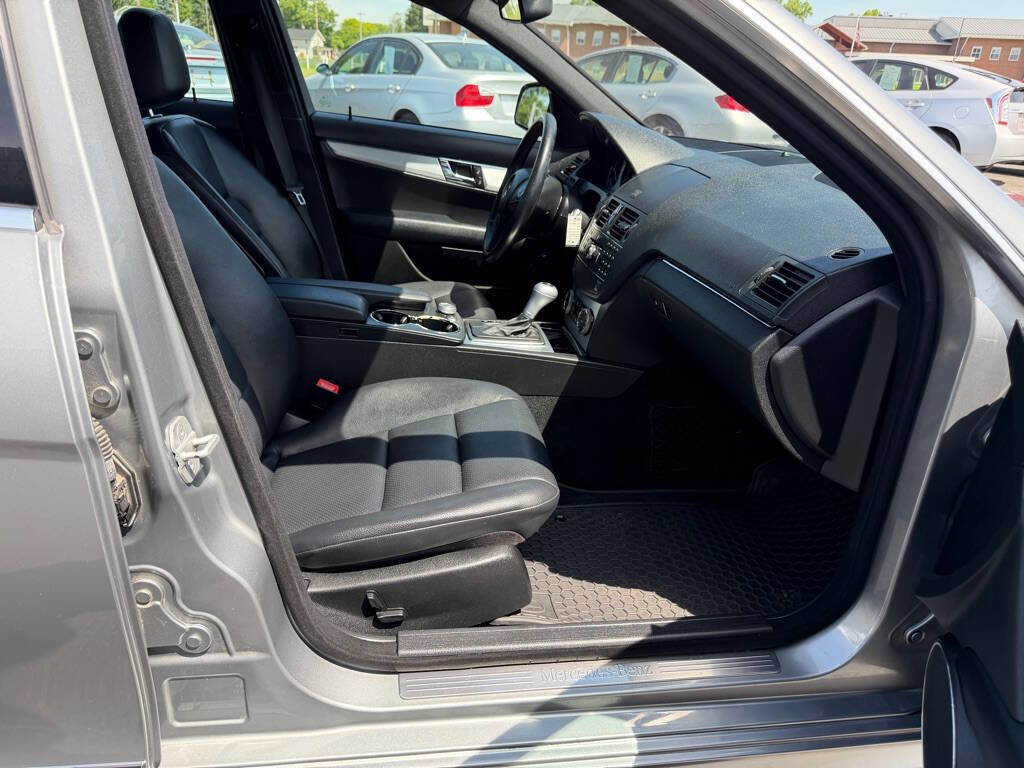 Used 2008 Mercedes-Benz C 300 4MATIC Sedan image 11