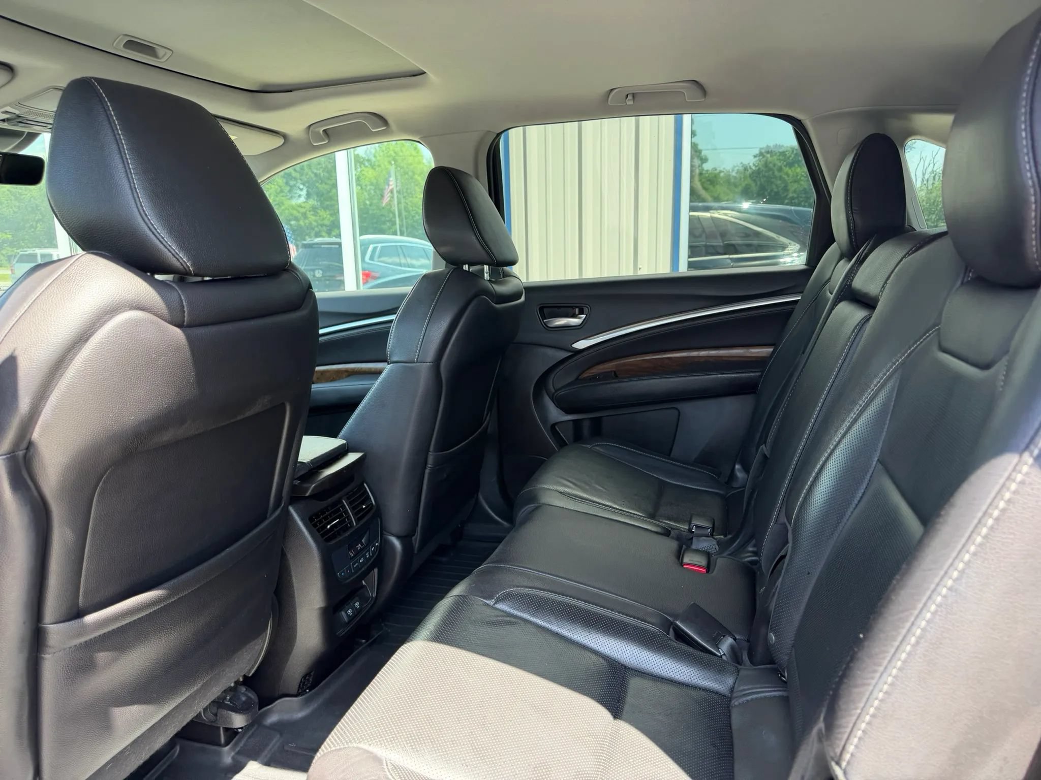 Used 2020 Acura MDX w/ Technology Package AWD/4WD image 11