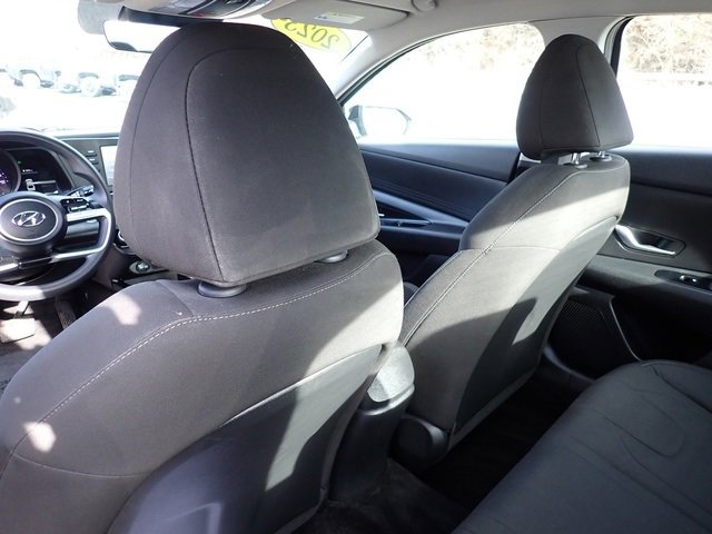 Used 2023 Hyundai Elantra SEL image 16