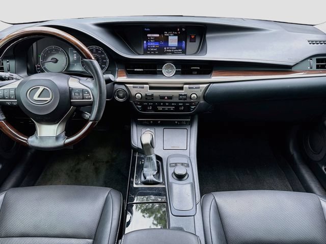 Used 2016 Lexus ES 350 w/ Premium Package w/Wood Trim FWD image 18