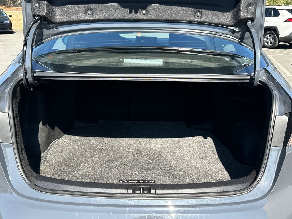 Used 2025 Toyota Corolla LE image 6