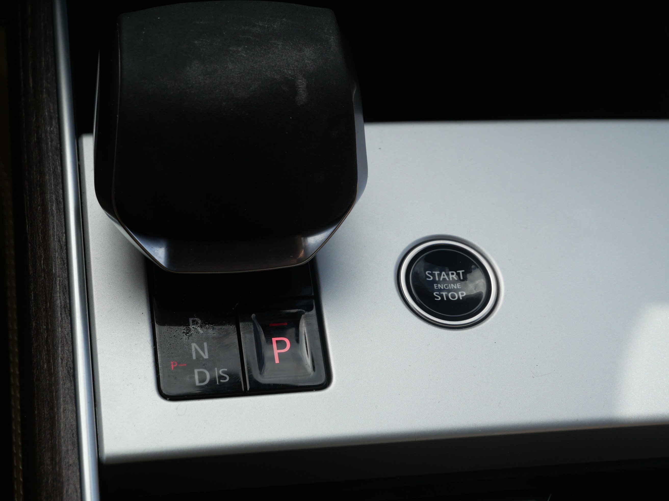 Certified 2025 Land Rover Range Rover Autobiography image 33