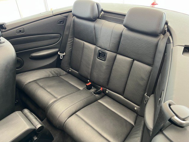 Used 2010 BMW 135i Convertible RWD image 21
