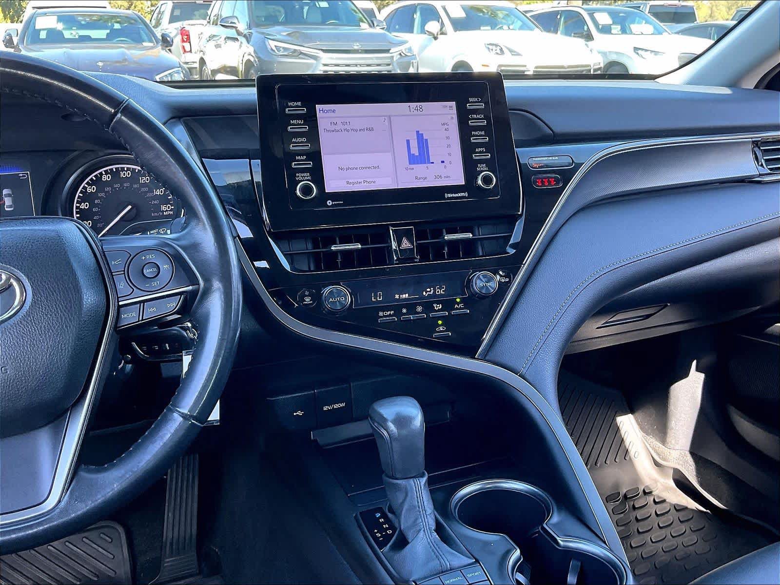Used 2024 Toyota Camry SE FWD image 6