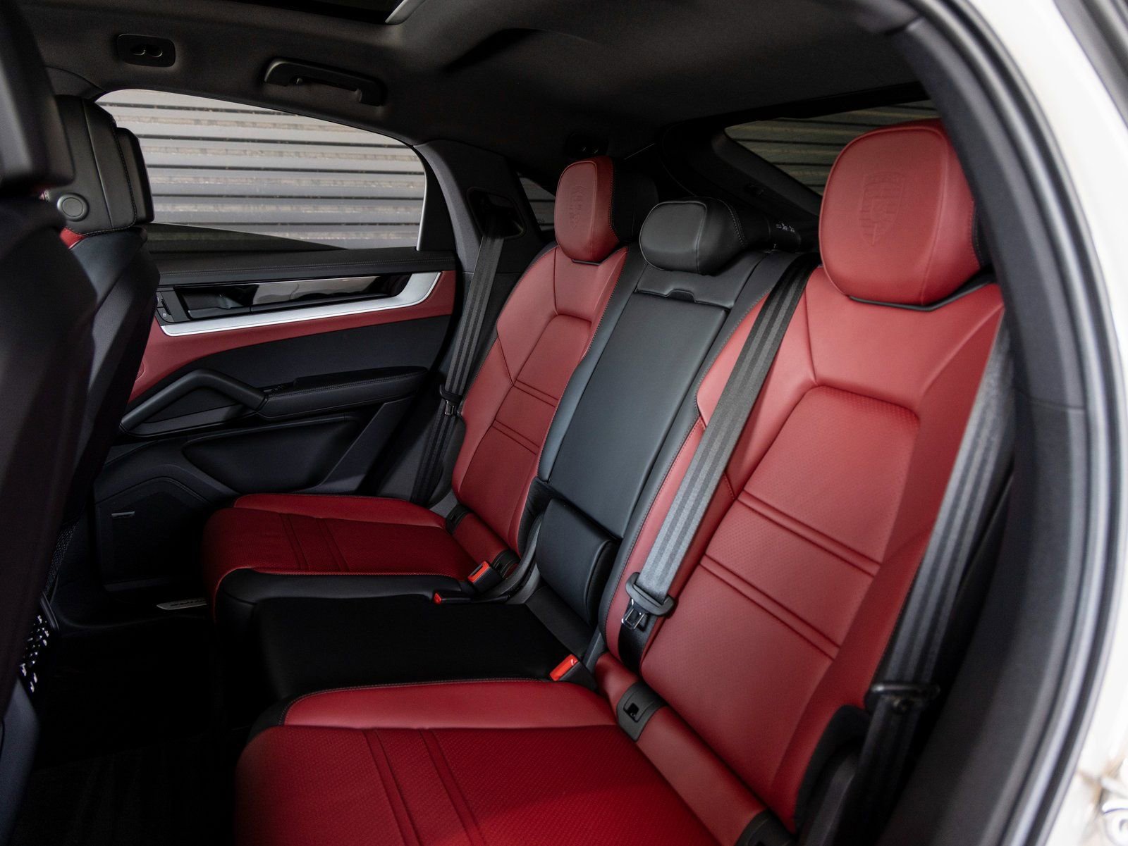 Certified 2025 Porsche Cayenne Coupe image 26