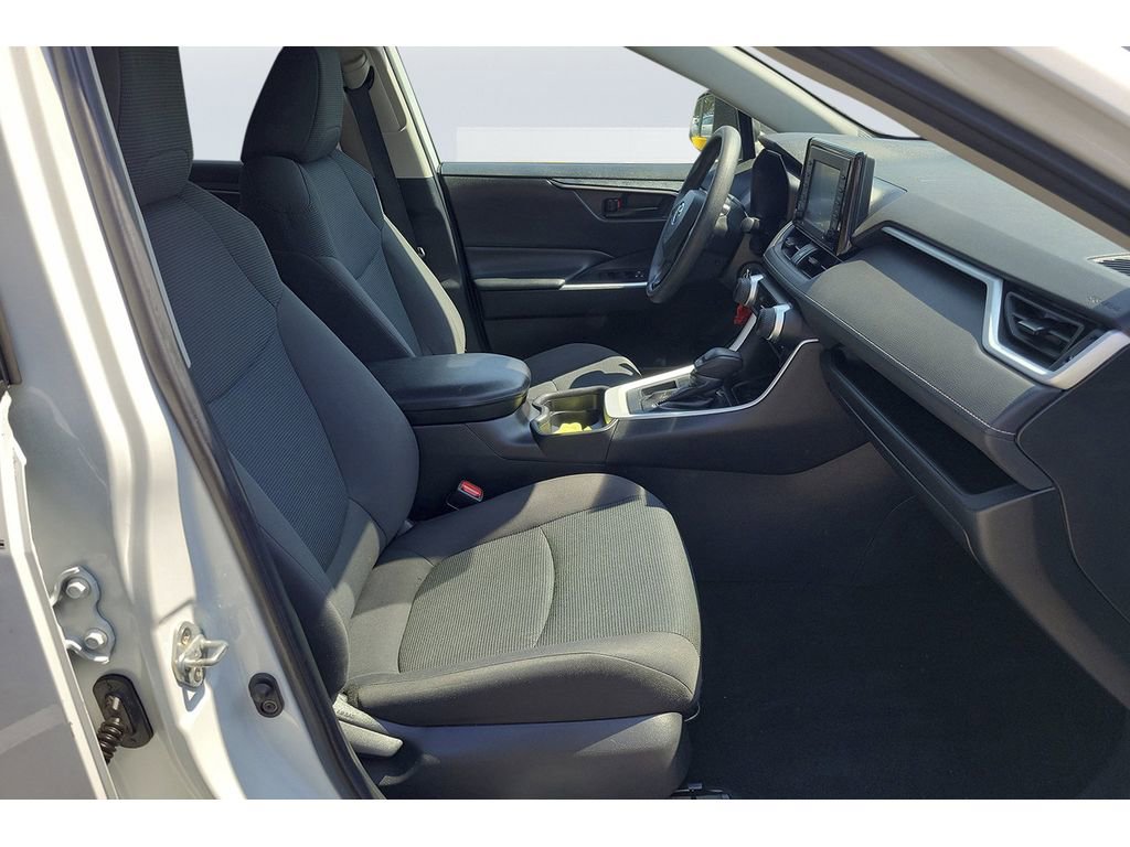 Used 2021 Toyota RAV4 LE FWD image 25