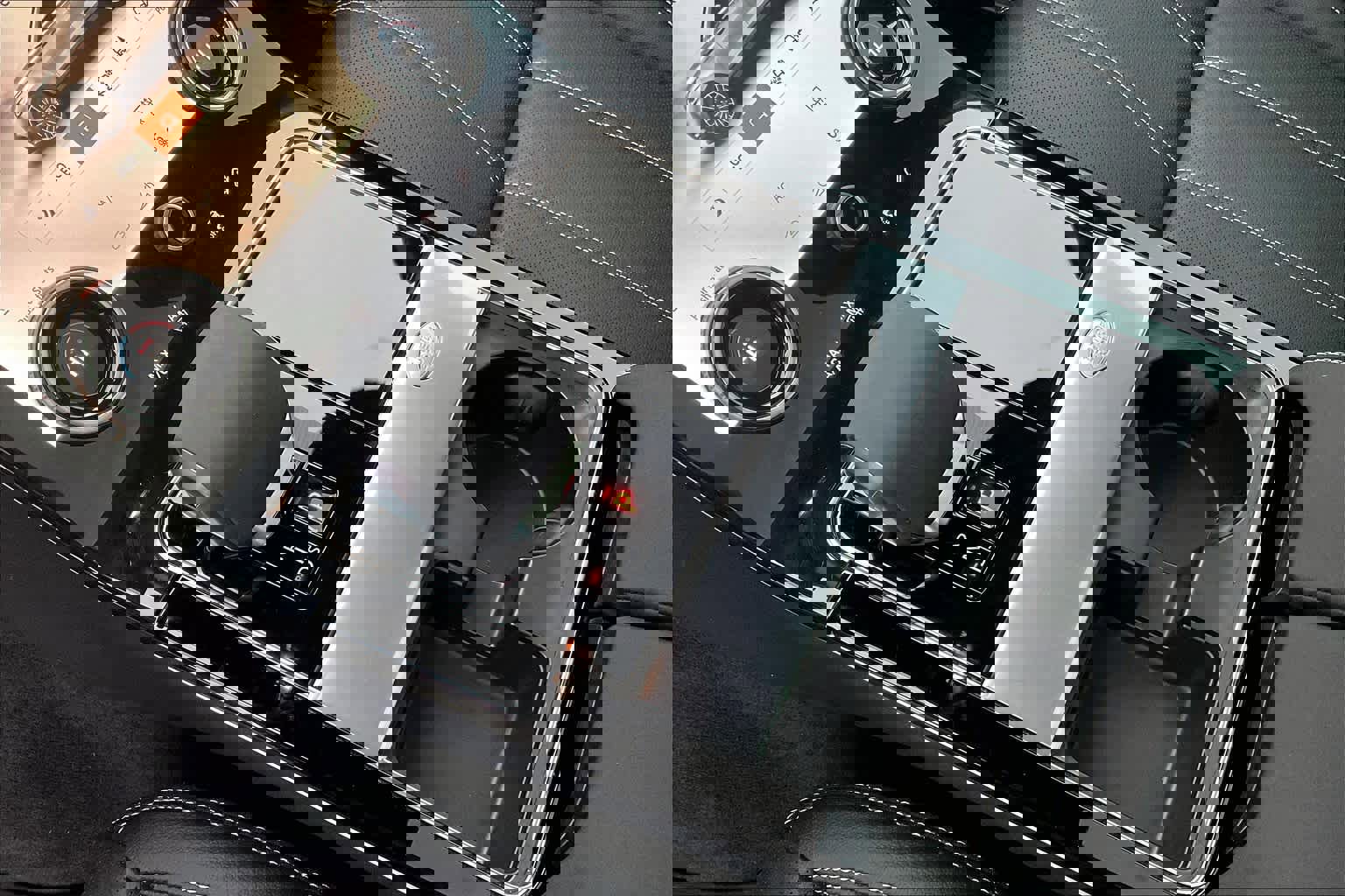 Used 2023 Land Rover Range Rover Velar R-Dynamic S image 21