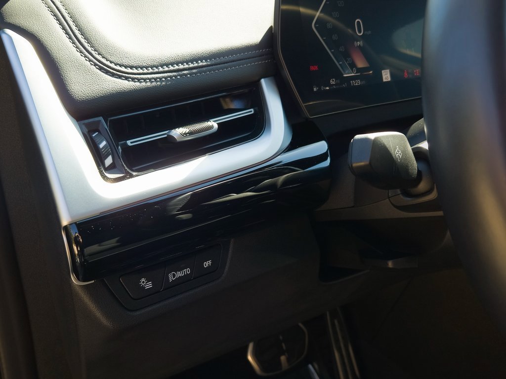 Used 2025 BMW X1 xDrive28i w/ M Sport Package image 13