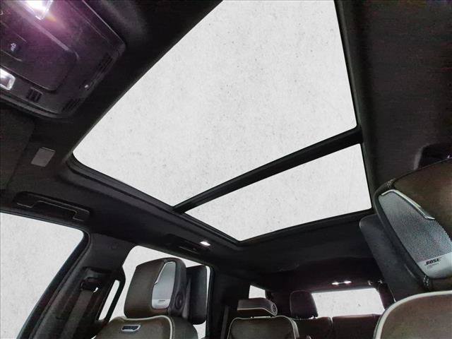 Used 2025 GMC Yukon Denali Ultimate AWD/4WD image 21