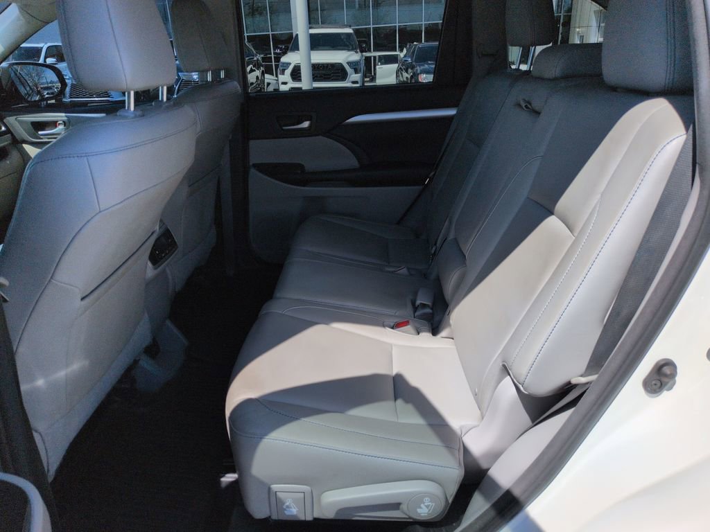 Used 2016 Toyota Highlander XLE w/ Protection Package #3 image 25