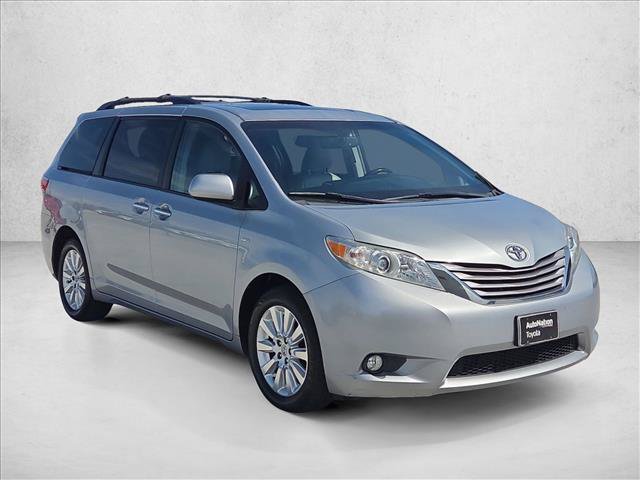 Used 2016 Toyota Sienna XLE w/ XLE Navigation Package AWD/4WD image 3