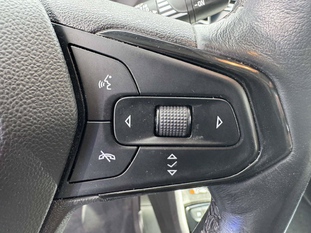 Used 2023 Chevrolet Bolt EUV LT w/ Convenience Package FWD image 20