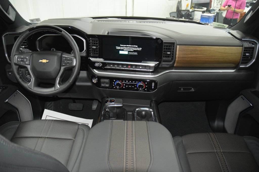 New 2026 Chevrolet Silverado 1500 High Country w/ Technology Package AWD/4WD image 31