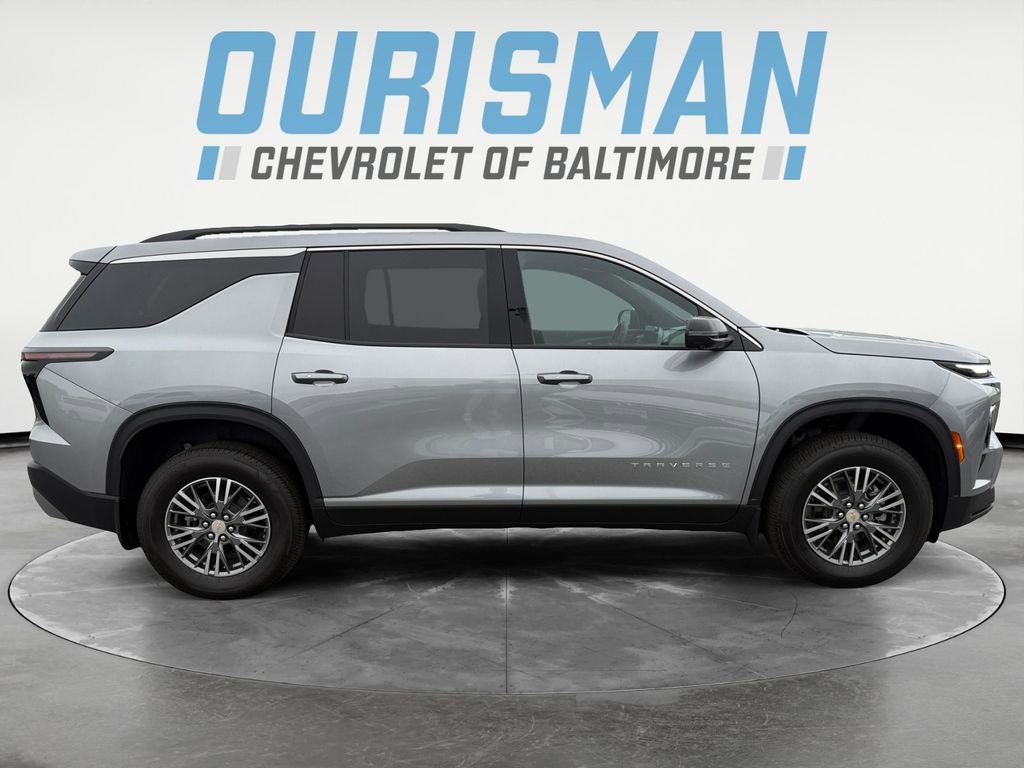 New 2025 Chevrolet Traverse LT w/ Driver Confidence Package image 7