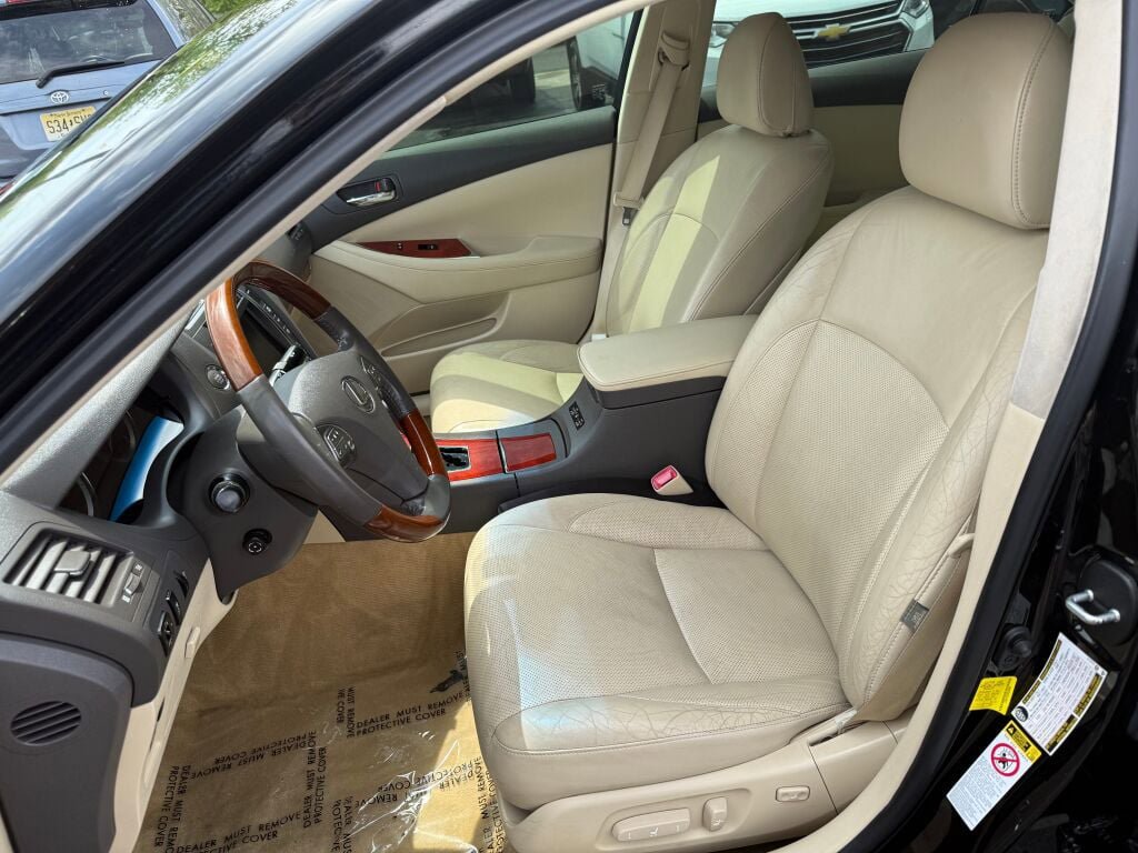 Used 2011 Lexus ES 350 image 33