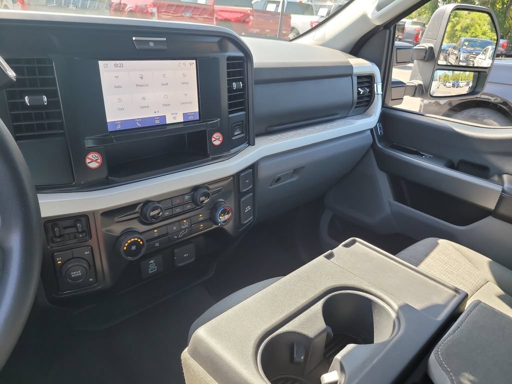 Certified 2025 Ford F250 XLT AWD/4WD image 19
