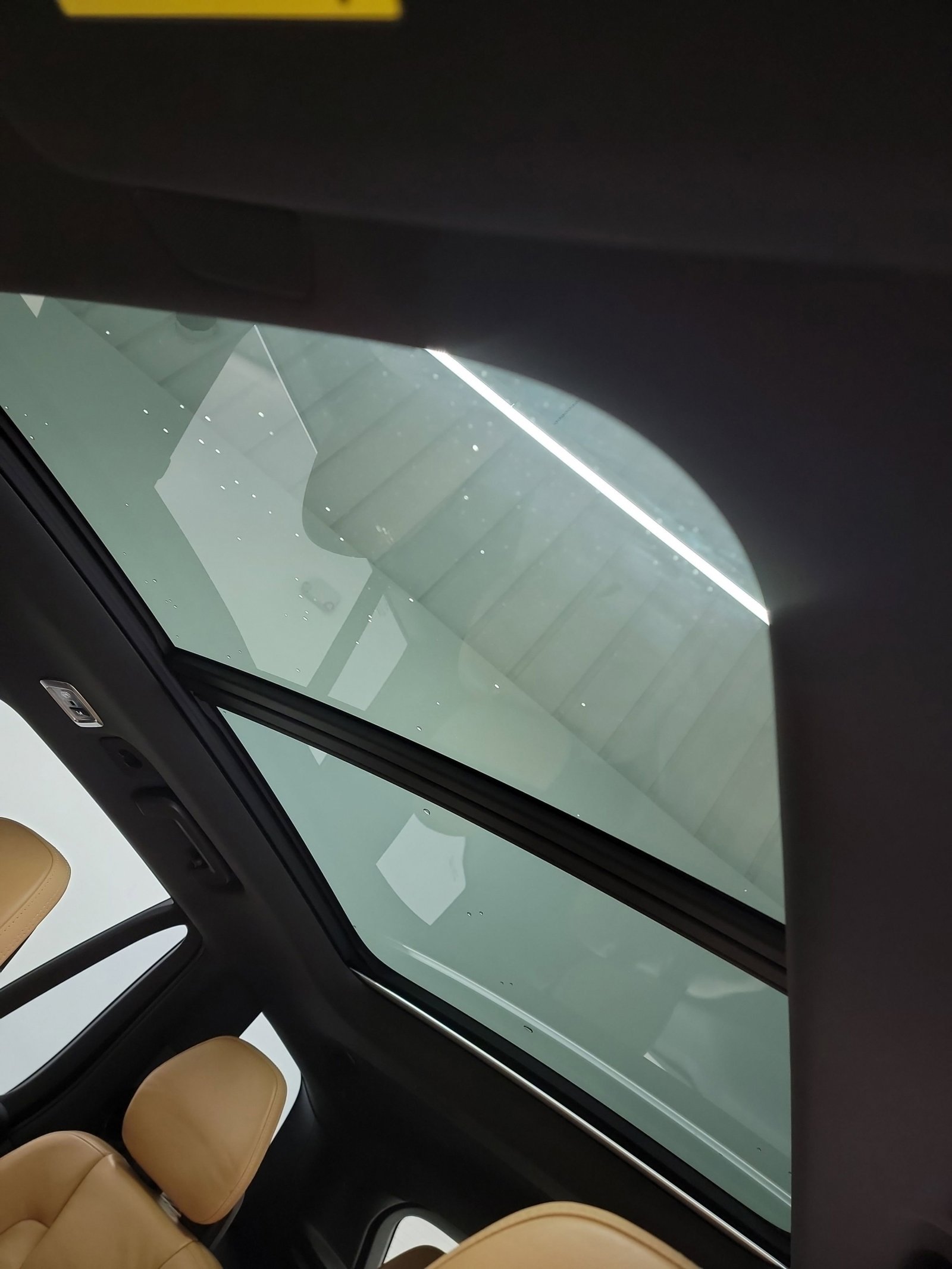 Used 2018 Volvo XC90 T6 Momentum w/ Convenience Package image 24